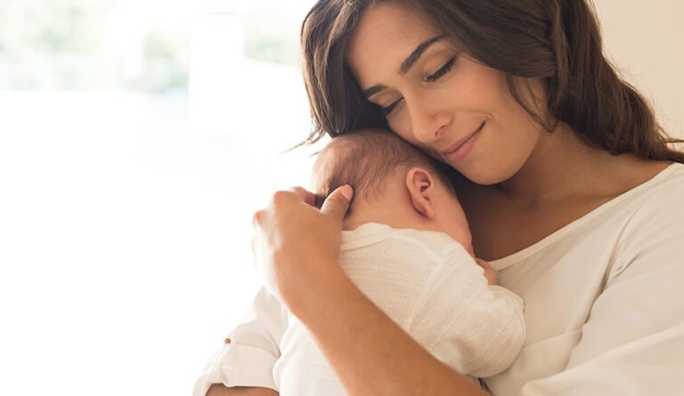 Ministério da Saúde lança curso sobre acompanhamento de mães e crianças na primeira semana de vida