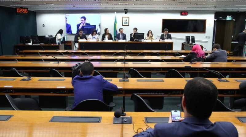 Adicional de insalubridade para profissionais da educação pode custar R$ 26 bilhões às prefeituras, alerta CNM